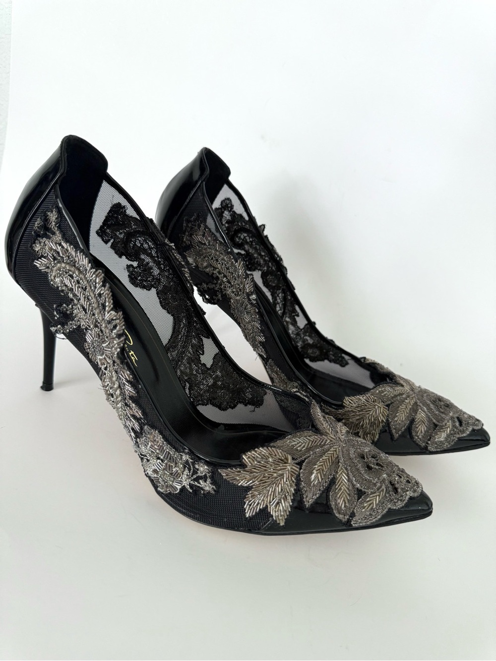 Oscar de la Renta Black Patent Leather Mesh Alyssa Embellished Pointed Toe Pump